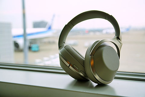 飛行機で試す最強ノイキャンヘッドホン『MDR-1000X』の話 - ソニーの新