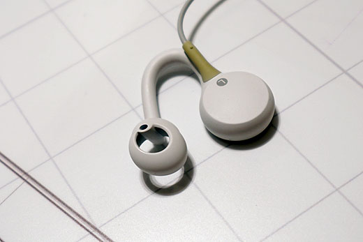 レビュー】ワイヤレスオープンイヤーヘッドホン『Xperia Ear Duo』実機 