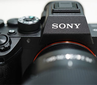 デジタル一眼カメラ「α7R IV/α7C/α7 III」、VLOGCAM「ZV-E10」ソフトウェアアップデート公開 Wi-Fi接続時の「WPA」、「WEP」非対応など
