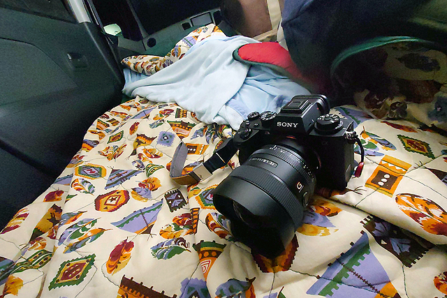 超広角レンズ『SEL14F18GM』で撮る「絶メシロード+α」富士吉田の旅