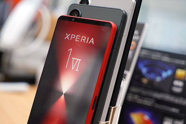 『Xperia 1 VI 12GB/512GB』のスカーレットモデルが初回出荷分完売【その後 在庫復活中】