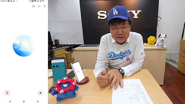 店頭の『Xperia 10 VII』でAIを体験！ChatGPTと2025年流行語予想