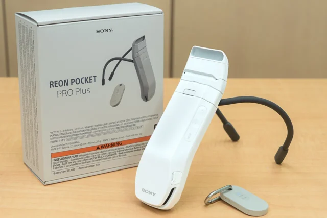 REON POCKET PRO Plusと旧モデルのネックバンド比較