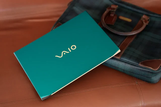 新型VAIO SX14-Rの実機外観とCopilot+ PC対応を紹介するレビュー記事用イメージ