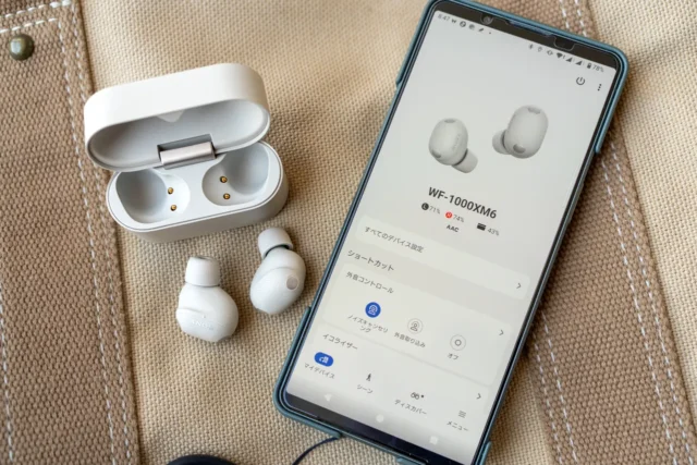 WF-1000XM6とSound Connectアプリ画面を並べた開梱レビュー用写真