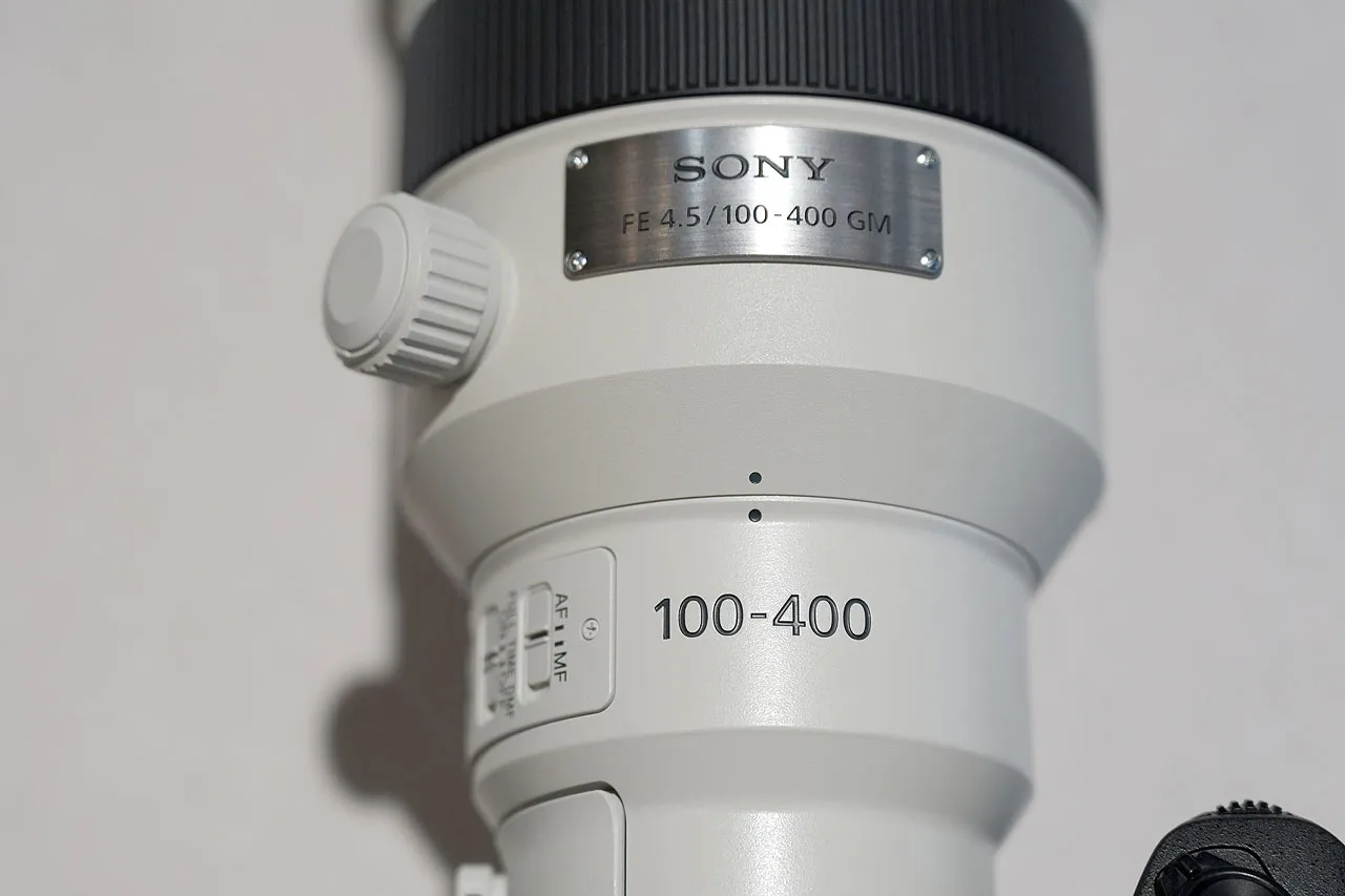 プレスリリース】αレンズ初のF2.0 通しのズームレンズ『SEL2870GM