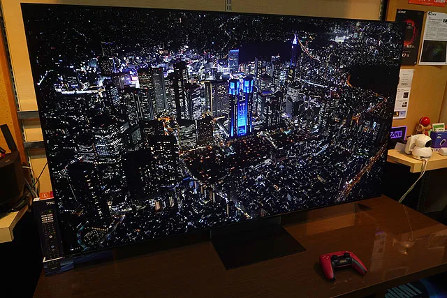 ソニーショップ店頭に設置した65V型BRAVIA 9 II