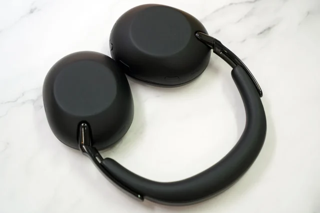 1000X THE COLLEXIONを発売から約1か月使ってわかったWH-1000XM6との違いと店頭レビュー