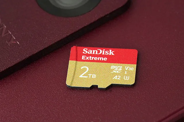 Xperia 1 VIII 1TBモデルと2TB microSDカードで公称3TBのストレージ環境を実機検証