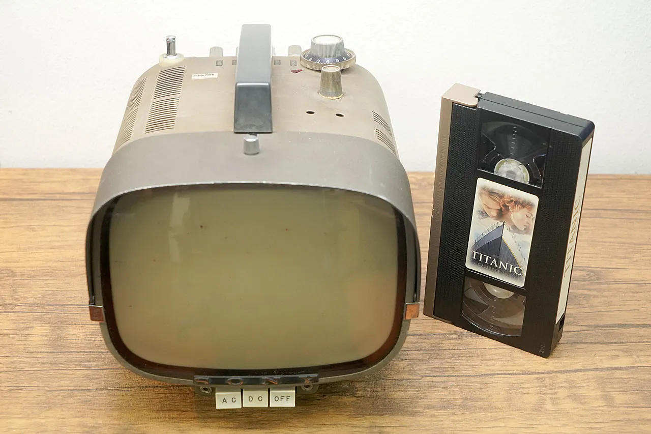 1960年発売のソニー初テレビTV8-301でVHS映像の再生に挑戦した実機レビュー第3回