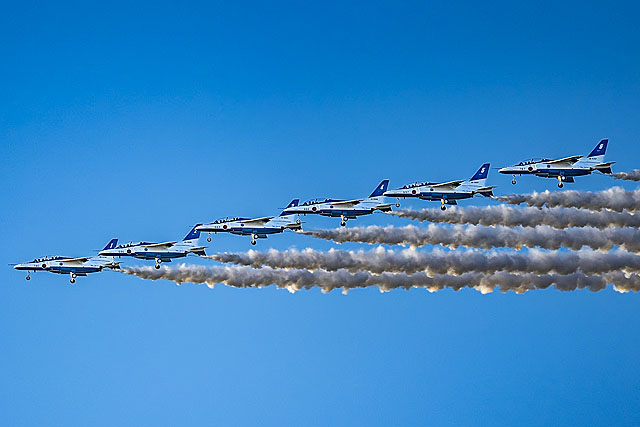 入間航空祭2026 ブルーインパルス撮影会の案内 11月3日の展示飛行は11時05分開始